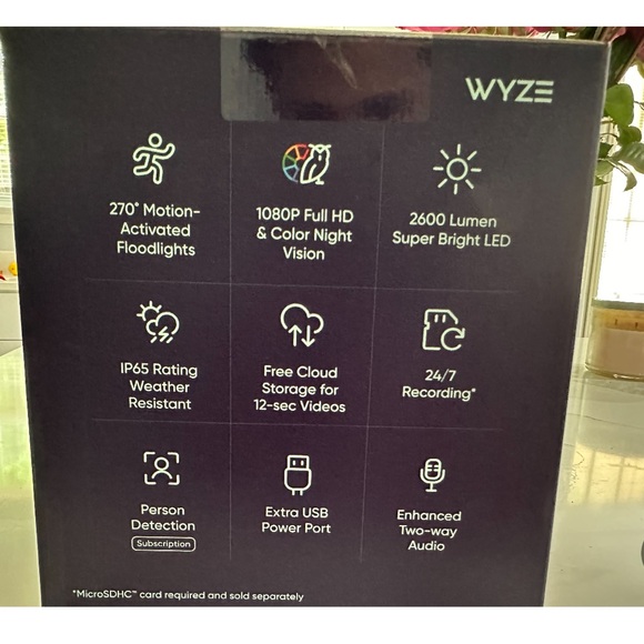 Wyze Cam Floodlight with 2600 Lumen LEDs, Wired 1080p HD IP65 Outdoor - Picture 6 of 6